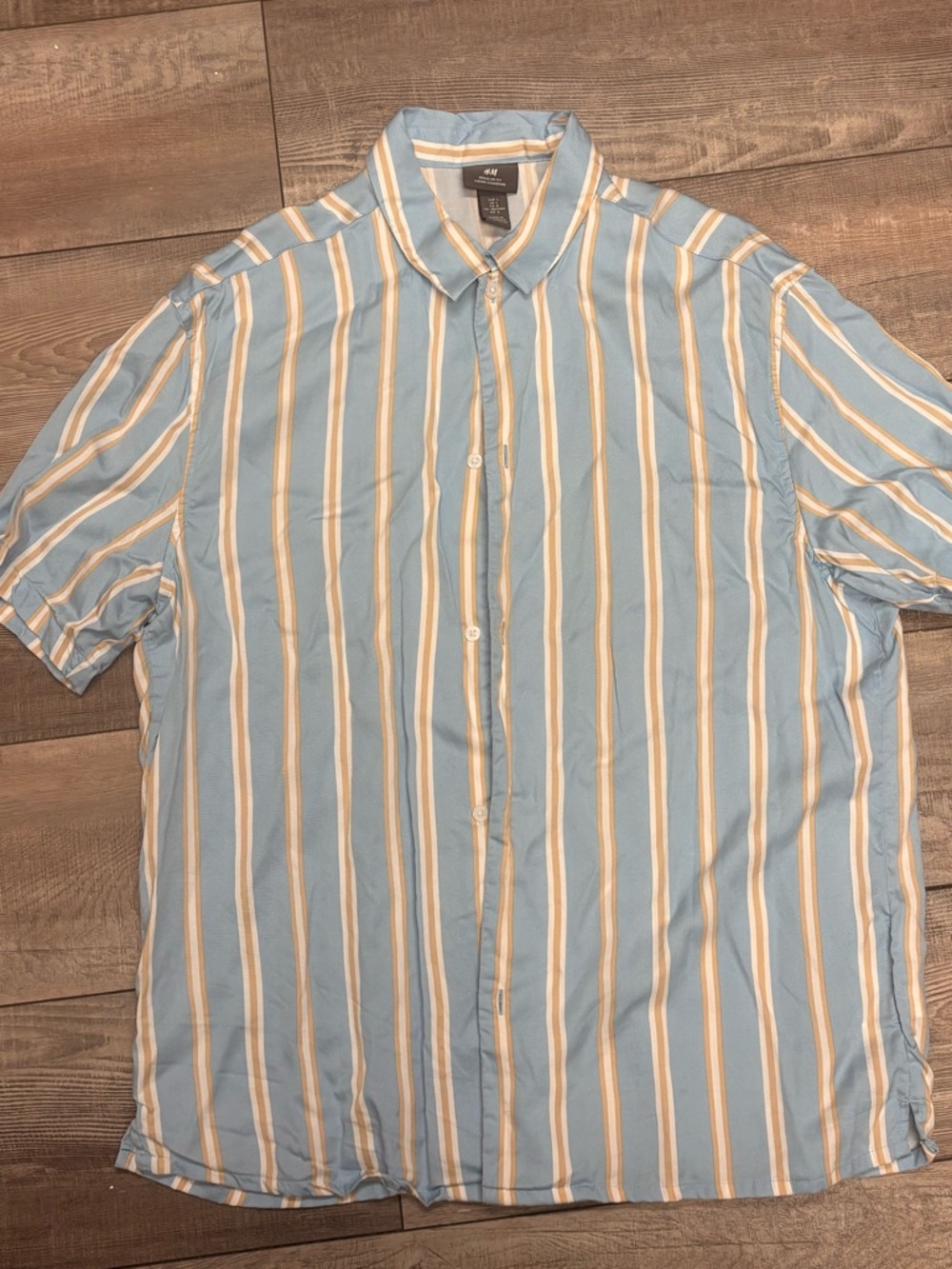H&M Light Blue and Cream Vertical Stripe Short-Sleeve Shirt